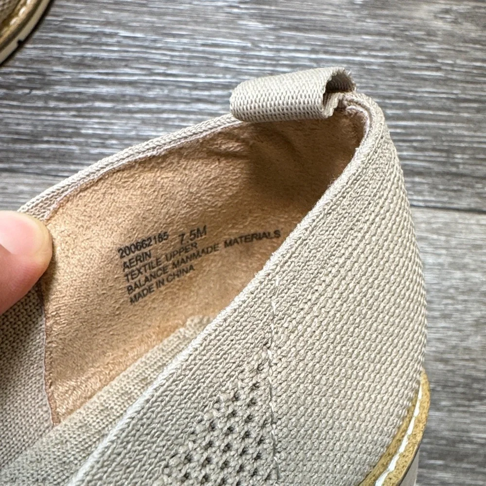 Kelly & katie Beige Slip-On Shoes woman’s 7.5 (s145)